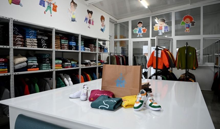 Ada Kıyafet Evi 272 çocuğun yüzünü güldürdü