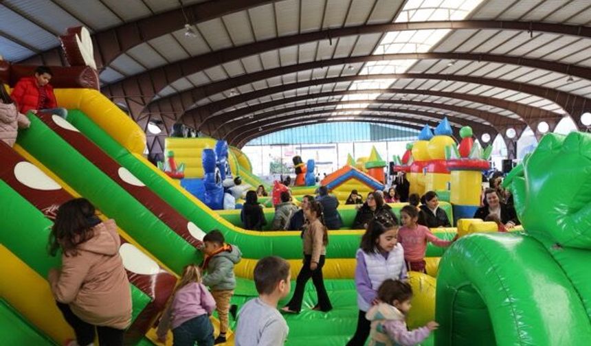 Başkan Kıvrak çocukları karne şenliğiyle sevindirdi