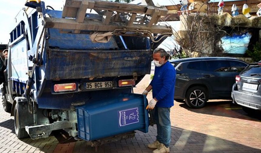 Kuşadası’nda ilk geri dönüştürülebilir atıklar Ege Mahallesi’nden toplandı