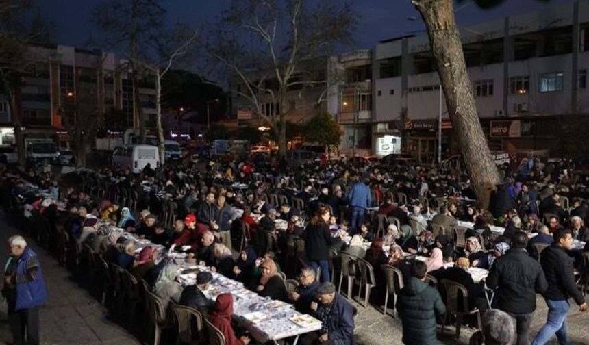 Efeler’in dört bir yanında iftar sofraları kurulacak