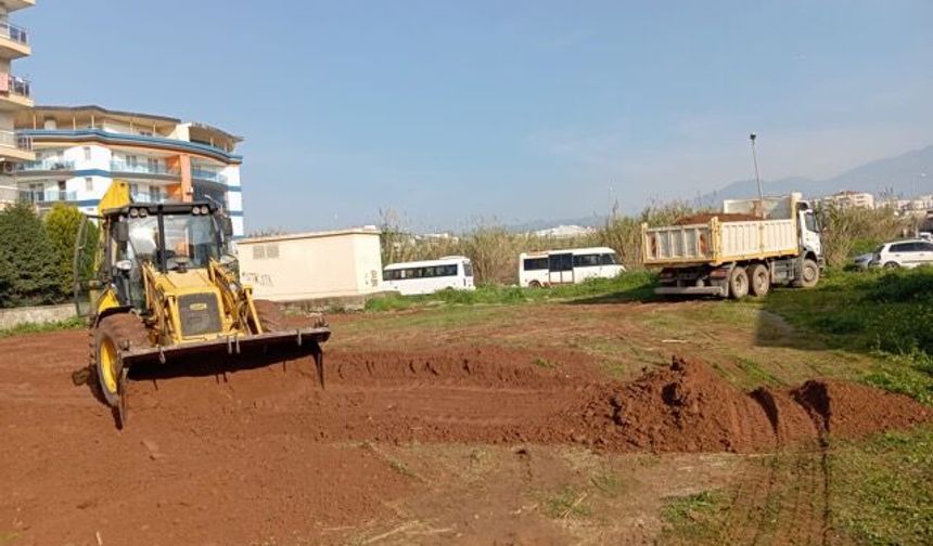 Efeler'de Fenerbahçeliler parkı için ilk kazma vuruldu