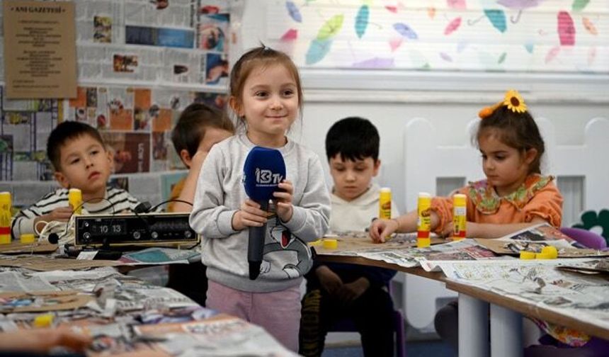 Geleceğin spiker ve muhabirleri Çocuk Gelişim Merkezi’nde mikrofon başına geçti