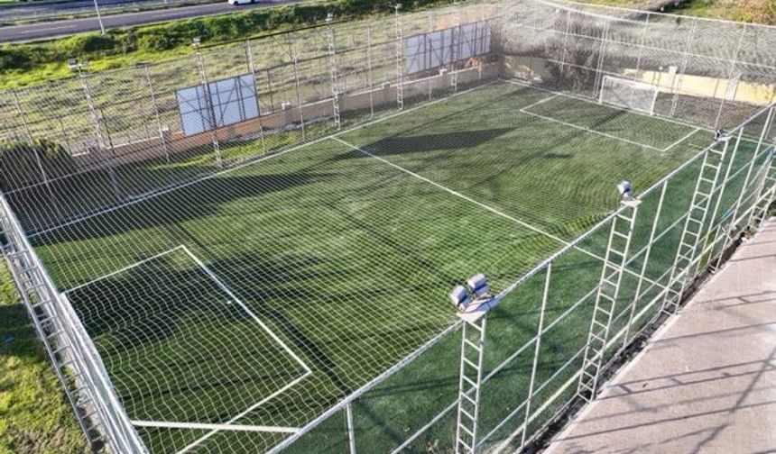 Efeler’de Çeştepe halı saha açıldı