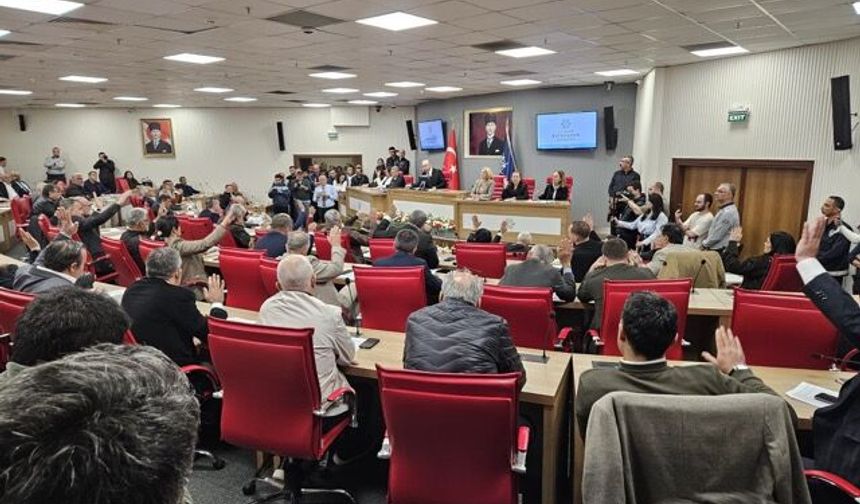 Yine borçlanma yetkisi isteyen Çerçioğlu’na CHP grubu dur dedi